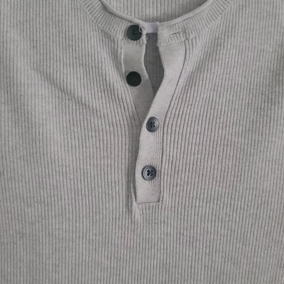 Express women's top - Picture 3 of 3